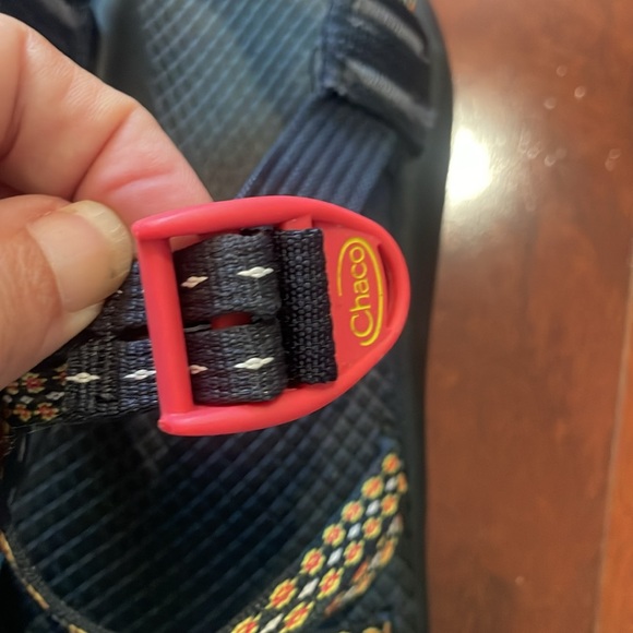 Chaco size 8 women’s Z2 cloud cushioned sandal. Like new- worn 2x. - Picture 5 of 7